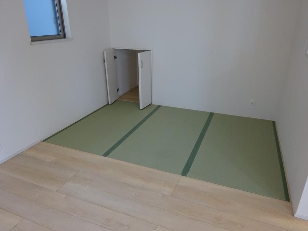 3LDK Modern House for Sale in Kashiwa, Chiba - 102.68m2 - Thumbnail 3