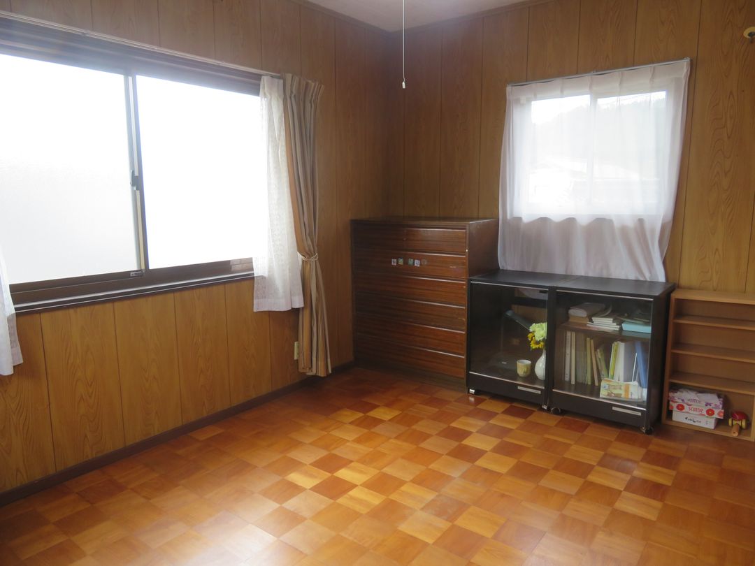 1956 Wooden House for Sale in Yamaguchi City, 126 sqm - Thumbnail 3