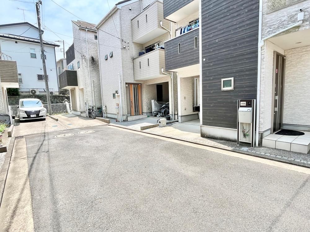 3-Story House for Sale Near Izumi Chuo Station, Yokohama - Thumbnail 4