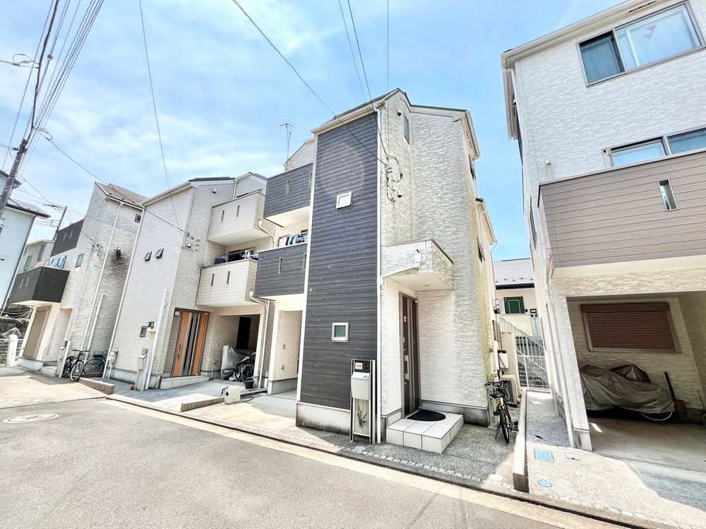 3-Story House for Sale Near Izumi Chuo Station, Yokohama - Thumbnail 2