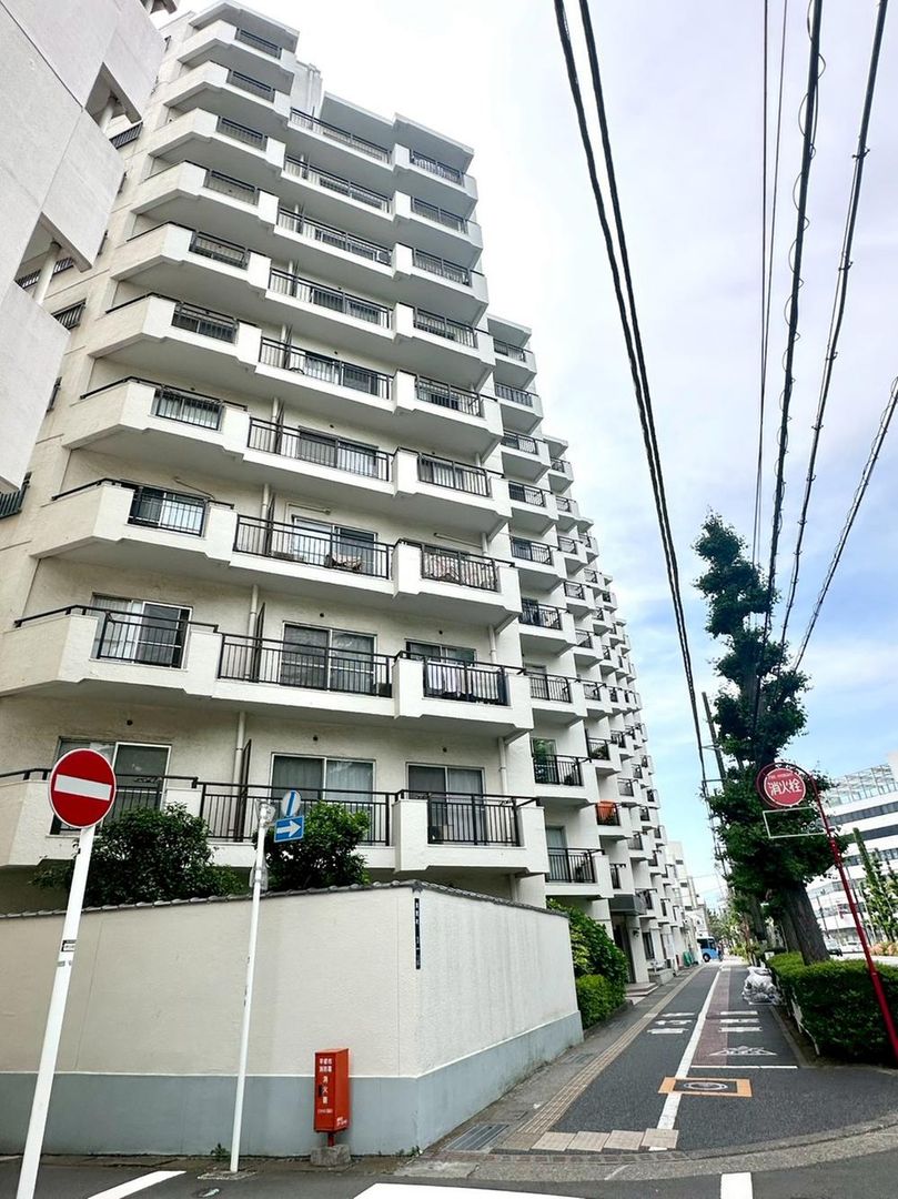 3LDK Apartment for Sale in Hiratsuka, Kanagawa - Thumbnail 2