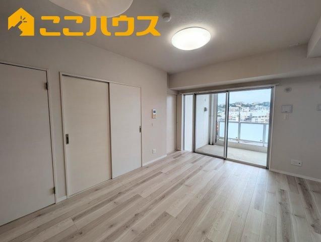2LDK Apartment for Sale in Okinawa City, Okinawa - 61m2 - Thumbnail 3