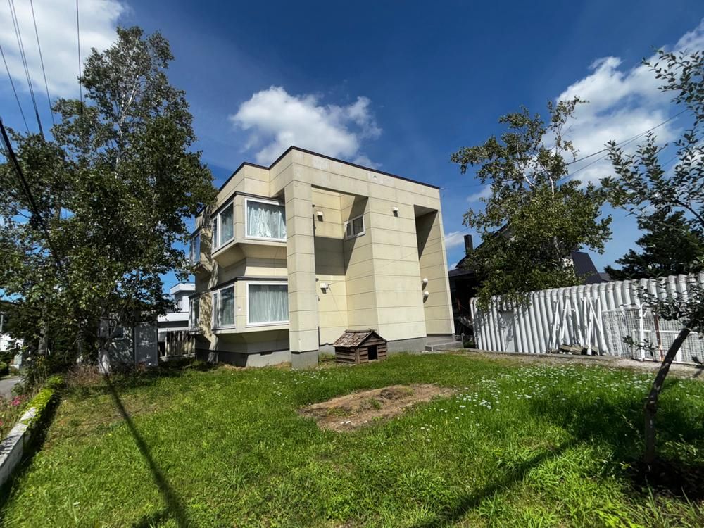 3LDK Detached House for Renovation in Kitahiroshima, Hokkaido - Image 1