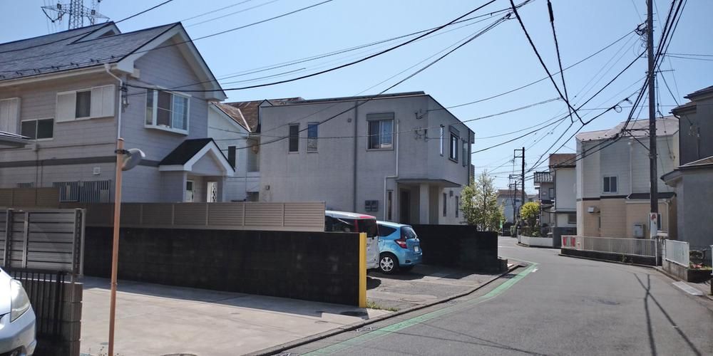 3LDK Townhouse for Sale in Yokohama Izumi Ward - Thumbnail 2