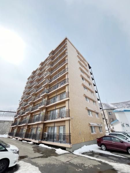 Renovated 3LDK Apartment in Teine, Sapporo for Sale - Thumbnail 2