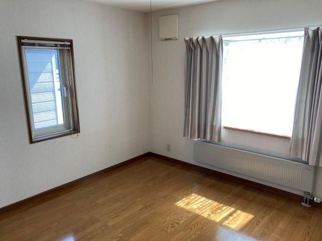 5LDK Detached House with Corner Lot in Obihiro, Hokkaido - Thumbnail 4