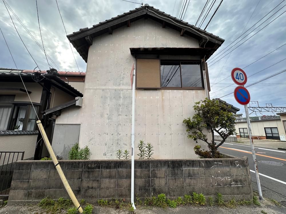 3DK House for Sale in Karatsu Near Nishikaratsu Station - Thumbnail 2