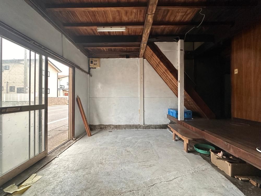 3DK House for Sale in Karatsu Near Nishikaratsu Station - Thumbnail 3