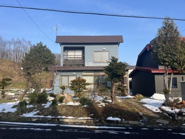4LDK Detached House in Asahikawa, Hokkaido - 5.5 Million Yen - Thumbnail 2