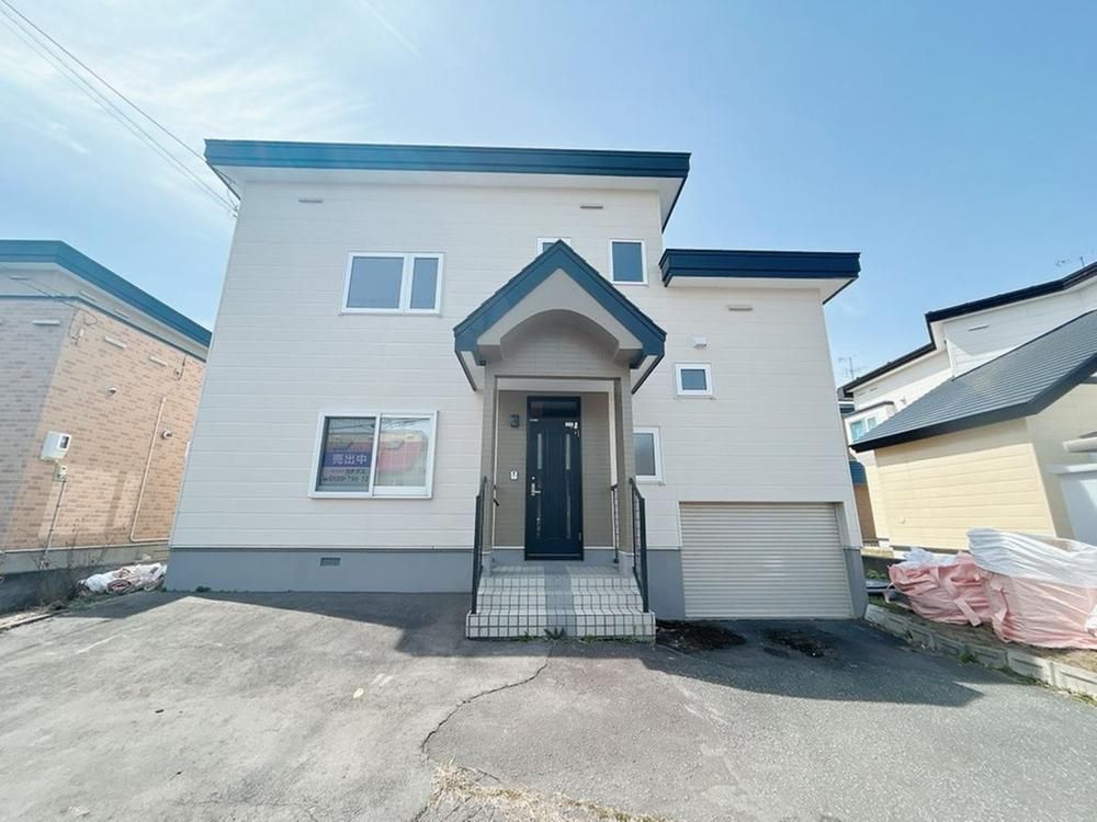 3LDK Renovated House in Asahikawa Near Midorigaoka Station - Thumbnail 2