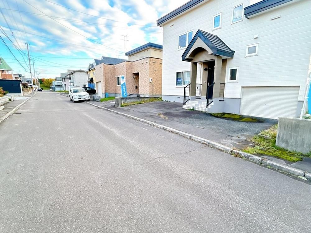 3LDK Renovated House in Asahikawa Near Midorigaoka Station - Thumbnail 3
