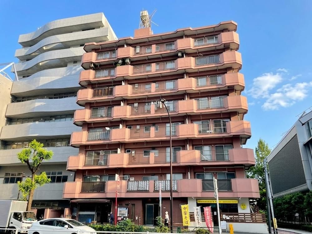 1LDK Apartment for Sale in Nakameguro, Meguro City, Tokyo - Thumbnail 2