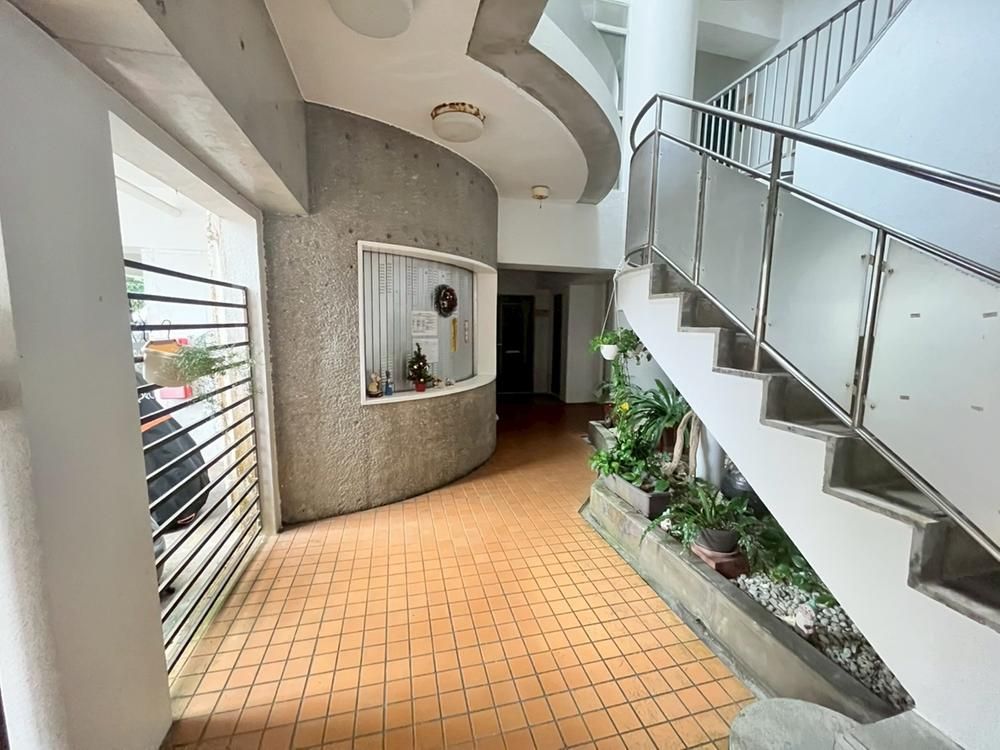 Ocean View Studio Apartment in Nanjo City, Okinawa - Thumbnail 2