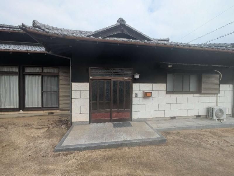 5DK Used House with Large Lot in Takamatsu, Kagawa - Thumbnail 2