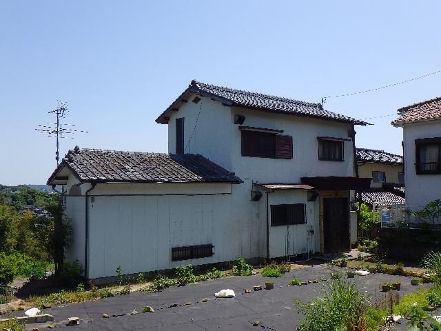 4LDK House for Sale in Yokoo-cho, Sasebo, Nagasaki - Thumbnail 2