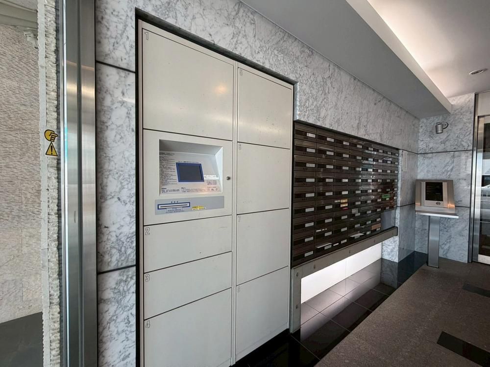 Renovated 2K Apartment in Shin-Yokohama, Kanagawa, 32.48 sqm - Thumbnail 2