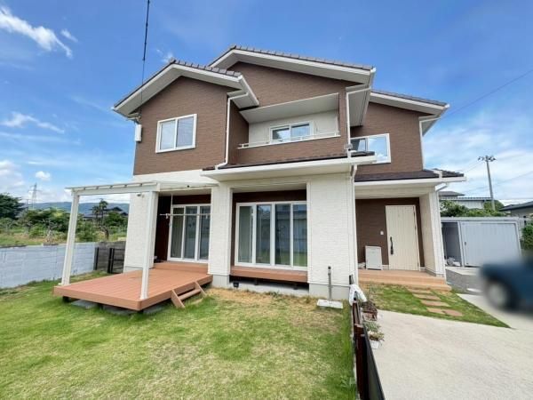 4LDK Detached House in Fukushima City with Large Garden - Thumbnail 2