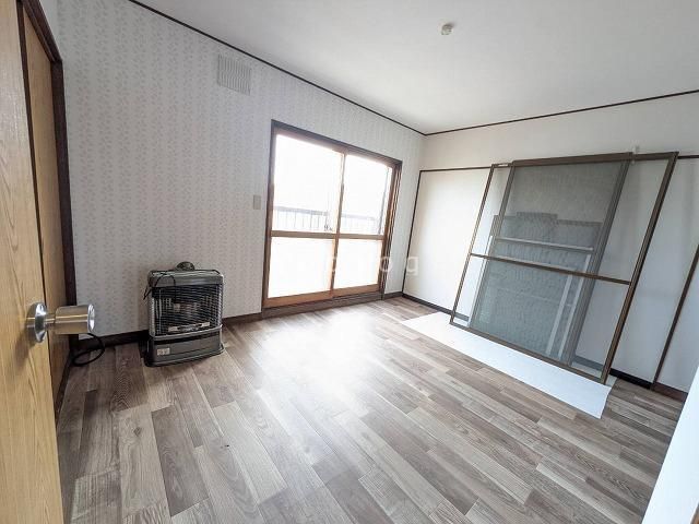 Renovated 4LDK House for Sale in Sapporo Kita-ku, 102.87 sqm - Thumbnail 4
