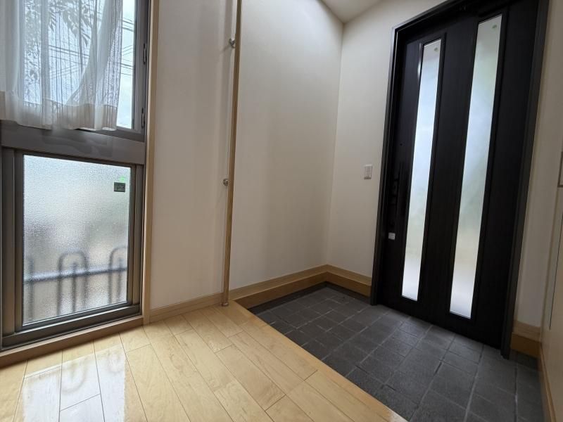 Spacious 2LDK+S House for Sale in Izumi City, Osaka - Thumbnail 2