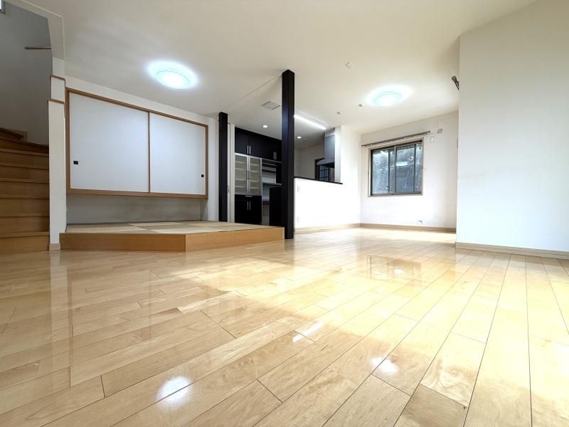 Spacious 2LDK+S House for Sale in Izumi City, Osaka - Thumbnail 3