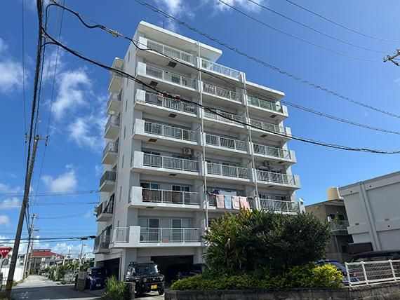Penthouse Ocean View 3LDK Apartment in Okinawa City - Thumbnail 2