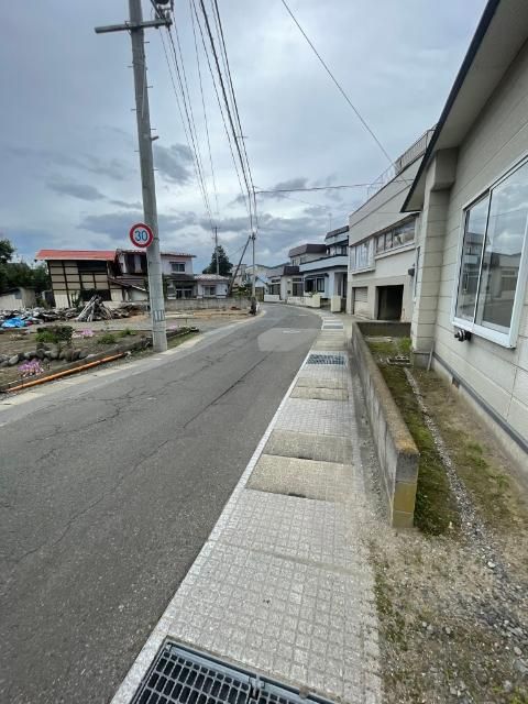 7K Detached House for Sale in Kuroishi, Aomori - 2.5 Million Yen - Thumbnail 4