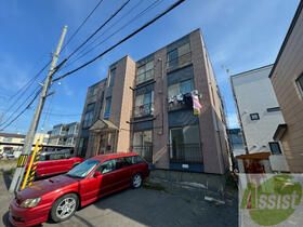 Apartment in Kita-ku, Sapporo, Hokkaido near Yurigahara Station - Image 1