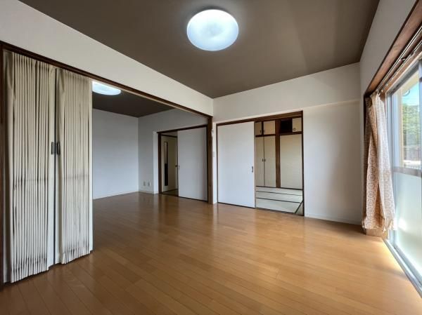 2DK Apartment for Sale in Sasebo, Nagasaki - 40.58 sqm - Thumbnail 4