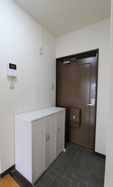 2DK Apartment for Sale in Sasebo, Nagasaki - 40.58 sqm - Thumbnail 2
