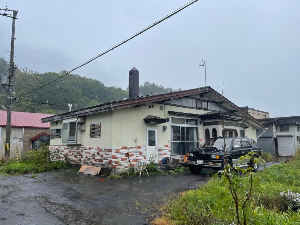 Stylish Kominka-Style 3LDK Home with Wood Stove in Iwamizawa - Thumbnail 2