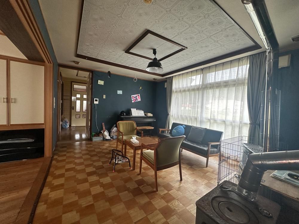 Stylish Kominka-Style 3LDK Home with Wood Stove in Iwamizawa - Thumbnail 4