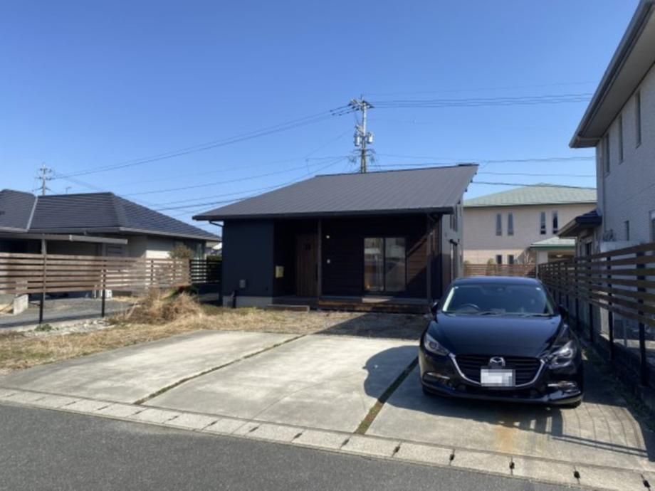 Modern 3LDK+S House in Yatsushiro with Large Land - Image 1