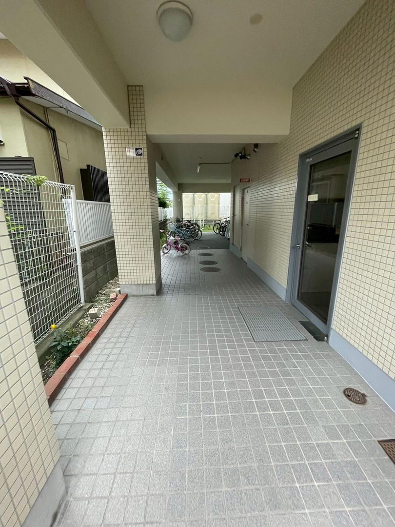 3LDK Corner Apartment for Sale in Miyagino Ward, Sendai - Thumbnail 2
