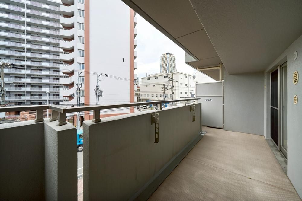 Renovated 2LDK Apartment in Kita-ku, Osaka for Sale - Thumbnail 2