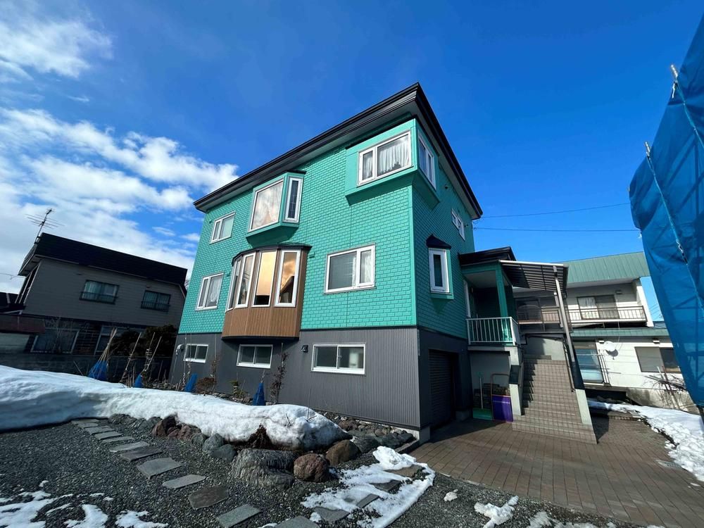 3LDK+S House for Sale in Eniwa, Hokkaido - 215m2 - Thumbnail 3