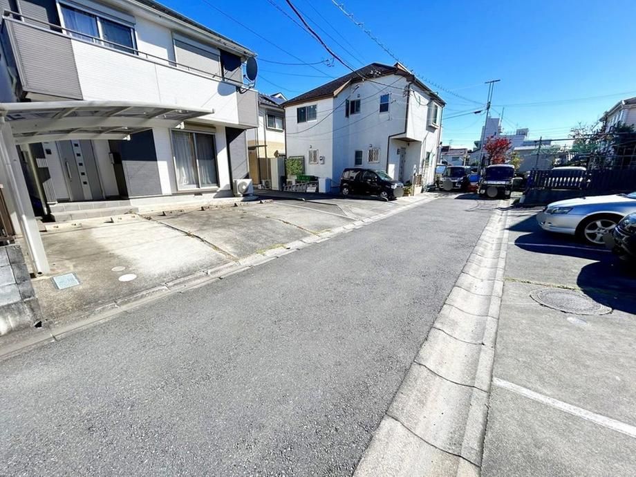 3LDK House for Sale in Fussa, Tokyo - 102.45 sqm - Thumbnail 2
