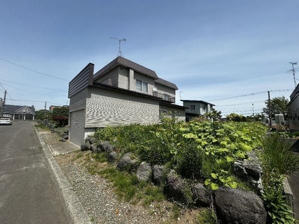 329 sqm Land for Sale in Kitahiroshima, Hokkaido - Thumbnail 3