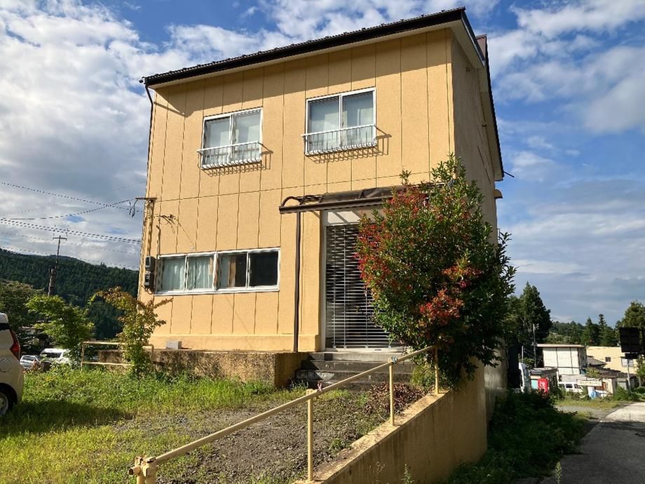3-Story SRC House in Tsuchiyu Onsen, Fukushima - 239 sqm - Thumbnail 2