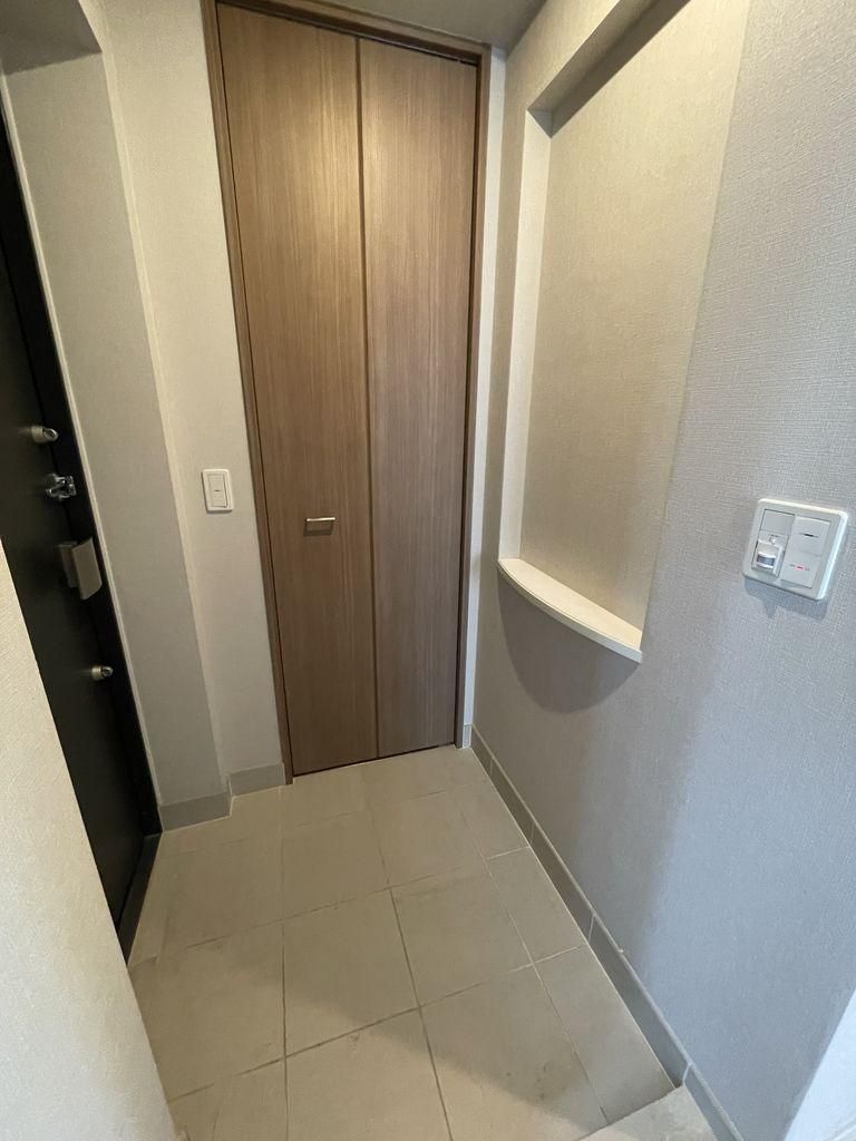 3LDK Apartment for Sale in Yotsuya, Shinjuku, Tokyo - Thumbnail 2