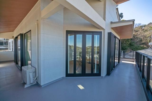Ocean View 3LDK House in Hayama, Kanagawa - Thumbnail 2