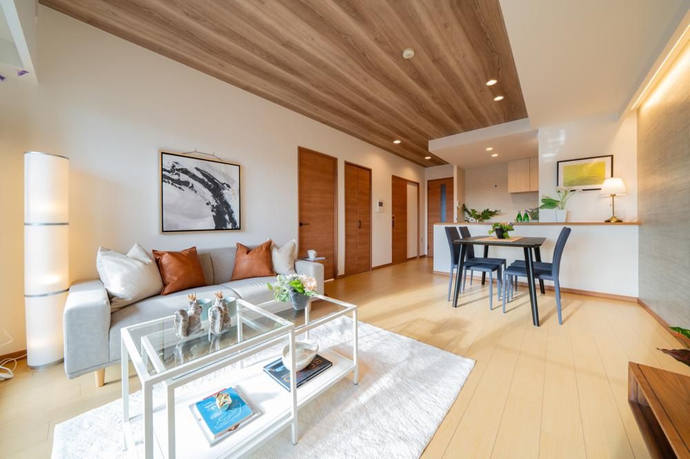 Renovated 3LDK Apartment for Sale Near Komyoji Station, Sakai - Thumbnail 2