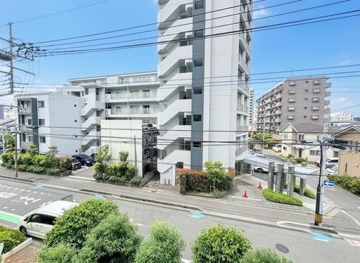 Renovated 2LDK Apartment in Minami Ward, Saitama City - Thumbnail 2