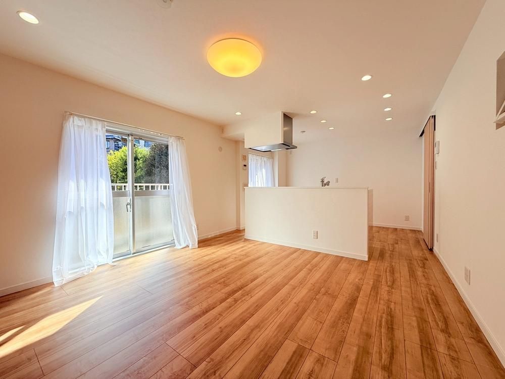 Renovated 1LDK Apartment Near Yokohama Station, Nishi Ward - Thumbnail 2