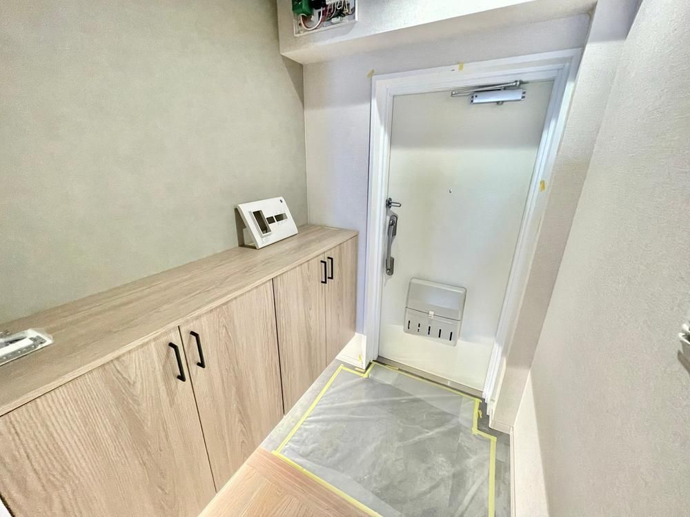 Renovated 2LDK Apartment Near Kashiwadai Station in Ayase - Thumbnail 2