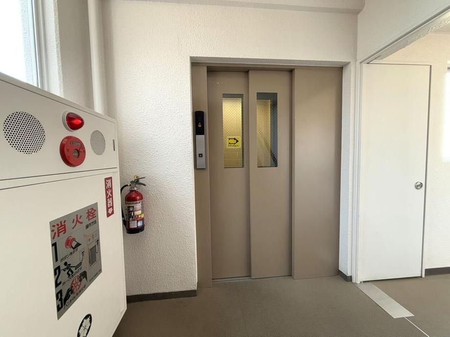 Renovated 4LDK Apartment in Shiroishi, Sapporo for 16.9 Million Yen - Thumbnail 2