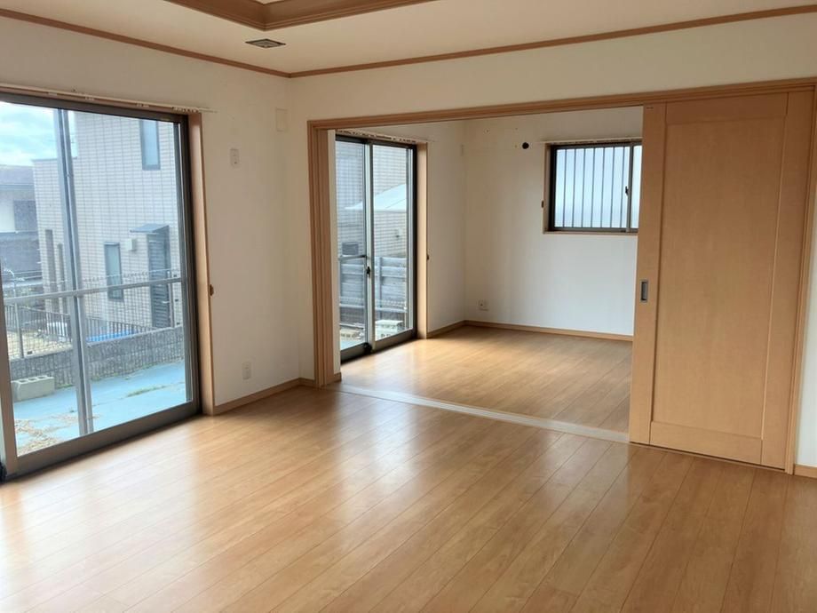 Renovated 4LDK House in Kawanishi with Corner Lot - Thumbnail 2
