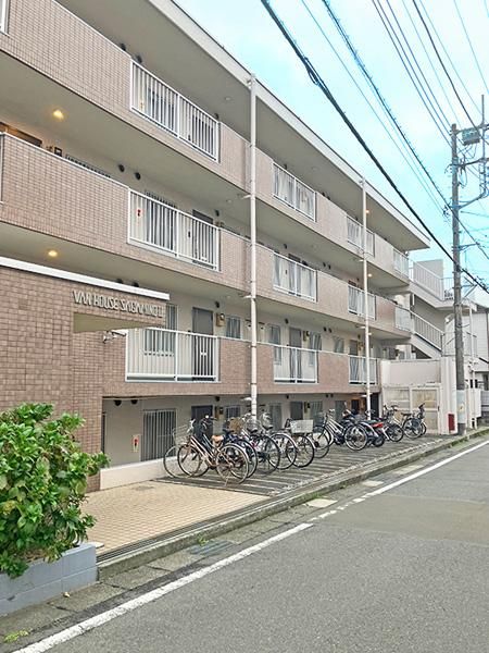 Renovated 3DK Apartment Near Sagamino Station, Ebina - Thumbnail 2