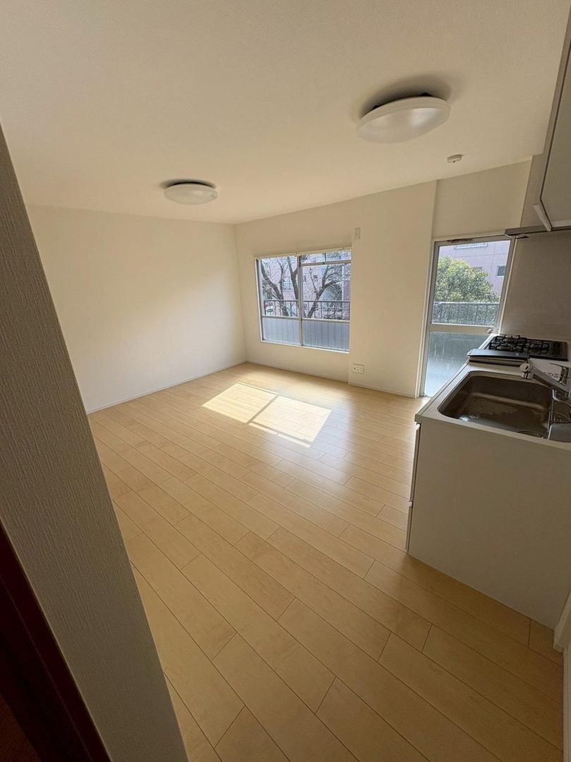 2LDK Apartment for Sale in Hodogaya-ku, Yokohama – 56.71m2 - Thumbnail 4