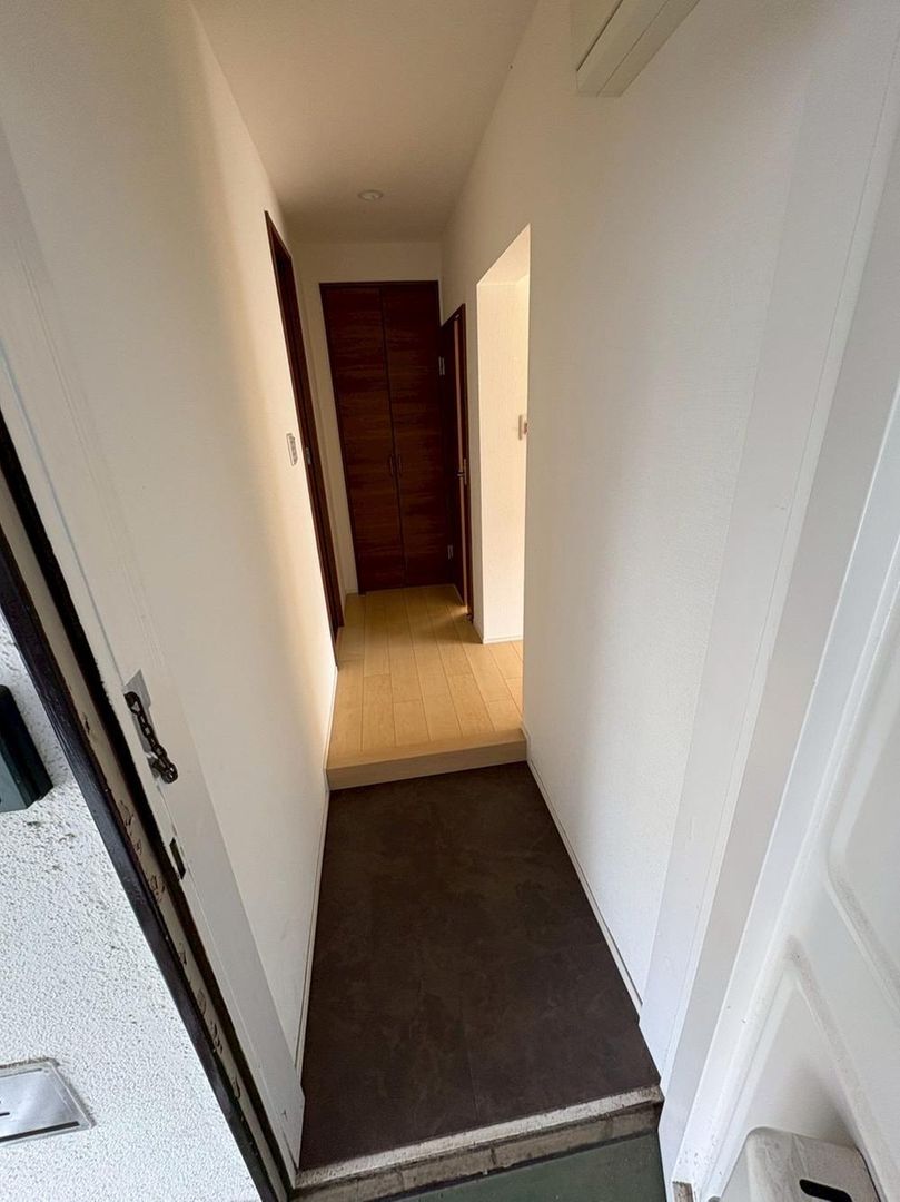 2LDK Apartment for Sale in Hodogaya-ku, Yokohama – 56.71m2 - Thumbnail 3