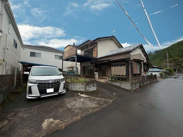 5DK Detached House for Sale in Hachioji, Tokyo - 9.8M Yen - Thumbnail 2